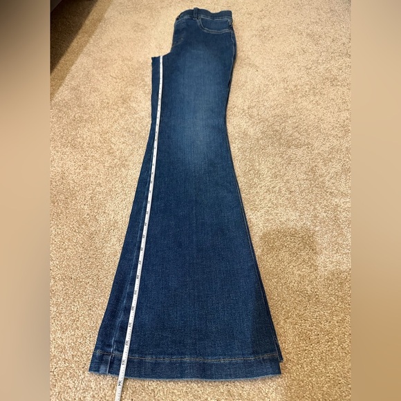 SPANXshape EveryWear Flare Jeans Size M - Picture 11 of 16